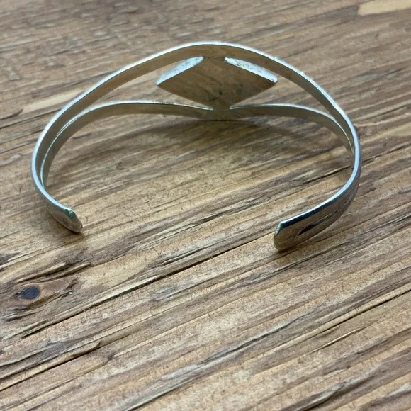 Navajo Vintage Purple Spiny Oyster Diamond Shape Cuff Bracelet - Picture 4 of 6